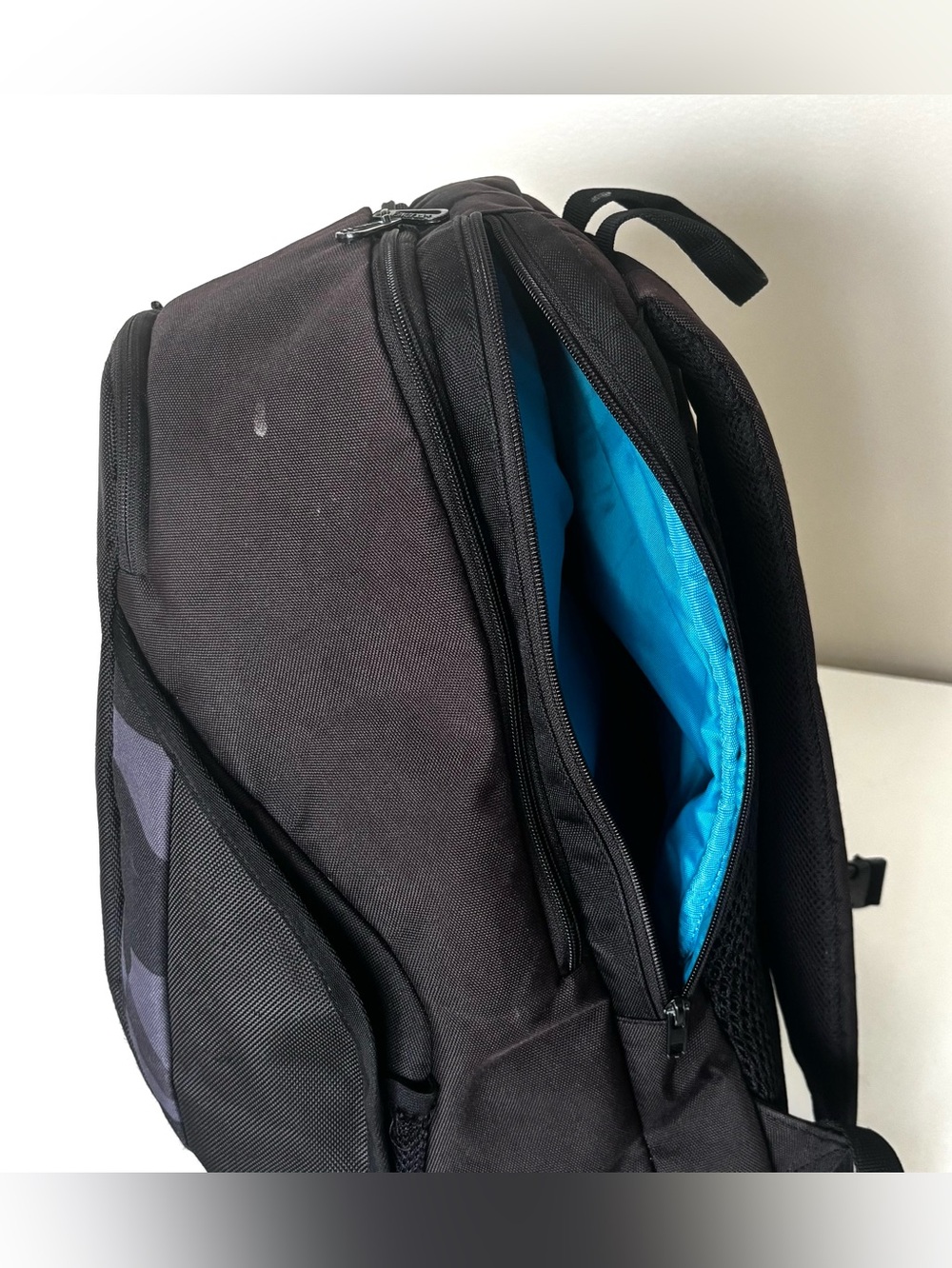 Yonex Pro Backpack M 92212M for Rackets (Tennis, Badminton, Racketball) Black - Picture 11 of 13